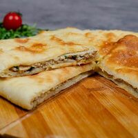 Осетинский пирог с курицей и сыром в Глория