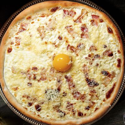 Пицца Карбонара в Meal me по цене 460 ₽