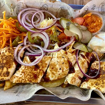 Арабская шаверма на тарелке в Шаверма Sphinx по цене 679 ₽