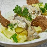 Бефстроганов по-добролюбовски в Добролюбово
