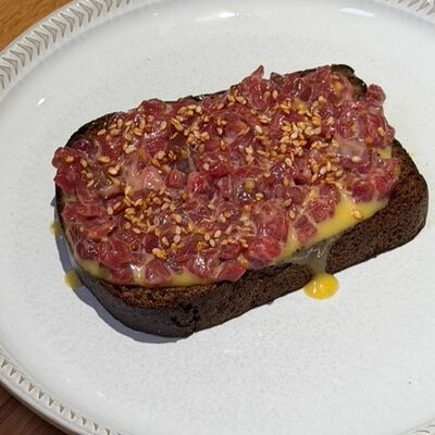 Смореброд с тартаром из мраморной говядины в Городское кафе N31 по цене 361 ₽