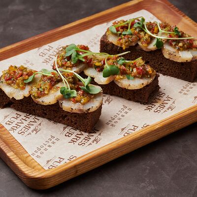 Пряный муксун с соусом чимичурри в The James Shark Pub по цене 540 ₽