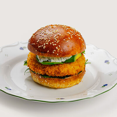 Бургер с лососем, дзадзики и авокадо в Begin cafe по цене 990 ₽