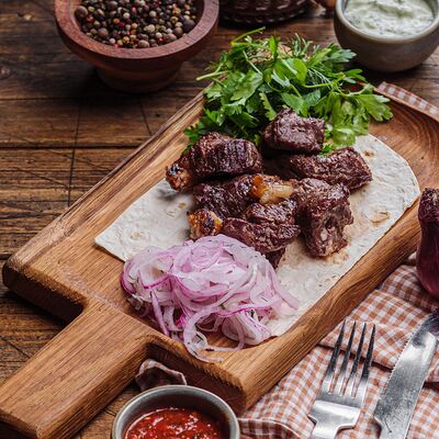 Шашлык из говядины в Пельмения по цене 1073 ₽