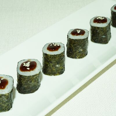 Ролл с угрем в СУШИSELL по цене 399 ₽