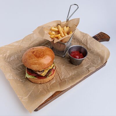 Mushroom бургер комбо в PINTA Bar & Grill по цене 4790 ₸