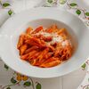 Пенне с томатным соусом и пармезаном в Capuletti по цене 490