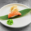 Нигири суши с лососем в 1st Gallery Kitchen Atlantis по цене 300