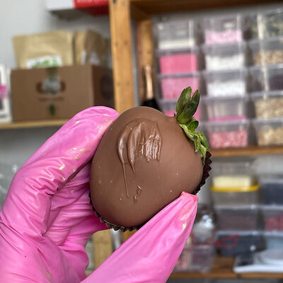 Клубника в молочном шоколаде в Myloverberry по цене 7 р.