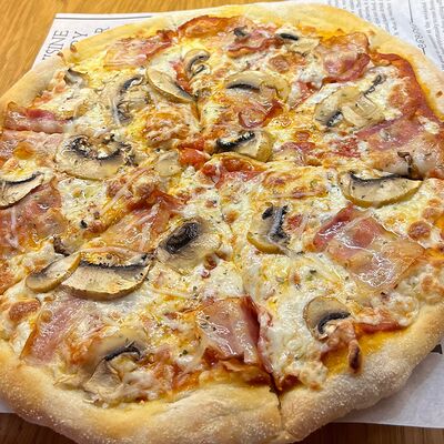 Пицца Бекон и грибы в Шавуха №1 по цене 990 ₽