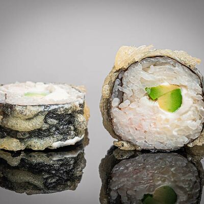 Хот ролл Сливочная креветка в Суши Солод по цене 540 ₽