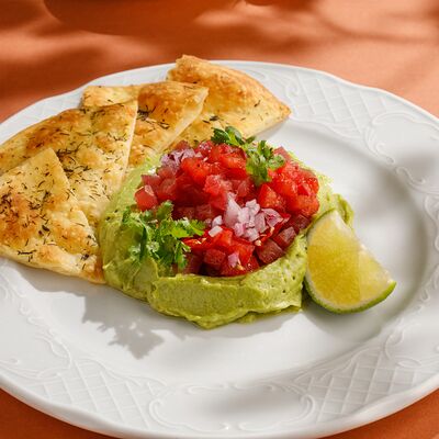 Гуакомоле с тунцом в Маймун по цене 1090 ₽