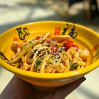 Тай удон с морепродуктами в Ichiban