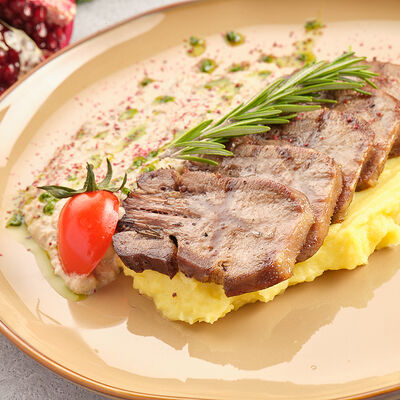 Говяжий язык в трюфельном соусе в Грузина Мама по цене 925 ₽