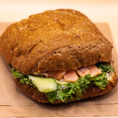 Сэндвич с семгой в Диалог по цене 449 ₽