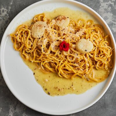 Трюфельные спагетти с гребешком в Полтора тигра по цене 930