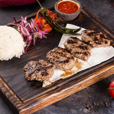 Кефте из говядины с гарниром в A Food по цене 590