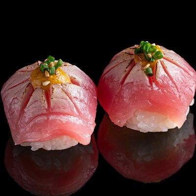 Абури с тунцом в Lucky fish по цене 110 ₽