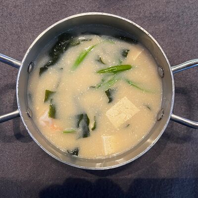 Сливочный мисо-суп с креветками в Суши-бар Якудза по цене 690 ₽