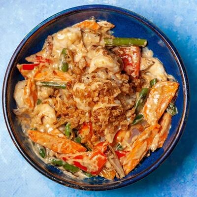 Удон с креветками в сливочном соусе в Rocky Rolls - японская кухня по цене 469 ₽