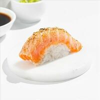 Нигири с лососем гриль в SeabasSushi