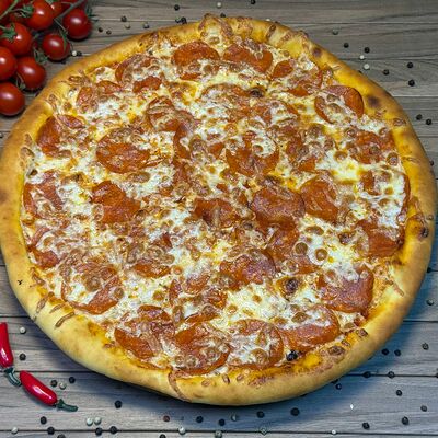 Пицца Пеперони в Шашлык тандыр по цене 750 ₽