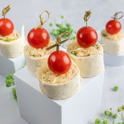 Рулетики Цезариов KanapeFest по цене 2230 ₽