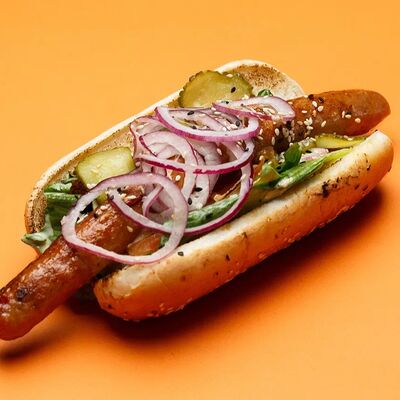 Хот-дог №2 в Папа Рядом Гриль-паб по цене 475 ₽