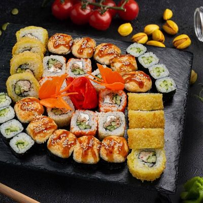 Хатимаки к пи ву сет в Веселый Самурай Sushi Premium по цене 3220 ₽