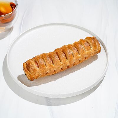 Слойка с сосиской марсельской и сыром в Магбургер & Братья Караваевы по цене 170