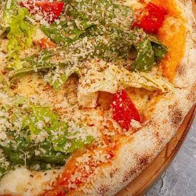 Пицца Цезарь в Наше место по цене 610 ₽