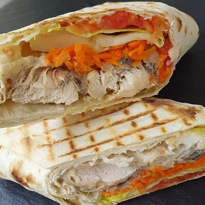 Шаверма с рыбкой большая в Шаверма-бар Рыба мОя по цене 400 ₽