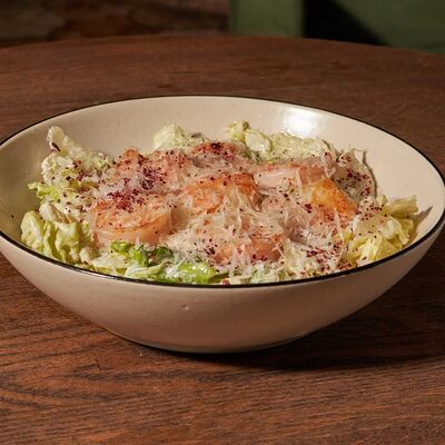 Цезарь классический с креветкамив Rossa presnya по цене 980 ₽