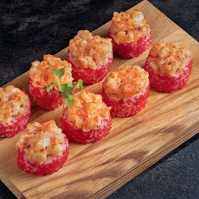 Запёченный ролл с острым лососем и крабом в Вкусно Суши по цене 540