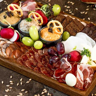 Фирменное ассорти в Paulaner Wirtshaus Polyanka по цене 1700 ₽