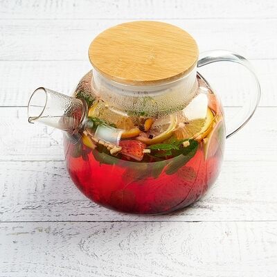 Чай со свежими фруктами и мятой 0,8л в АндерСон по цене 460 ₽