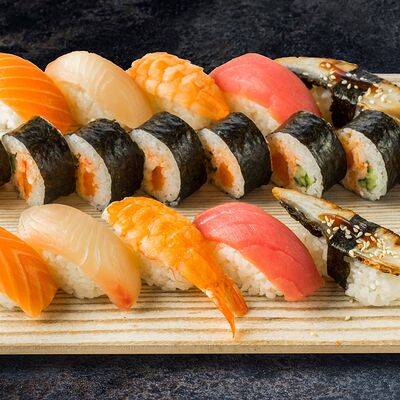 Набор На двоих в Вкусно Суши по цене 1599