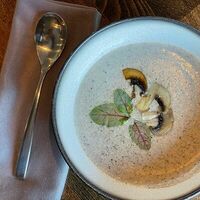 Крем-суп из шампиньонов и грибов шиитаке в More More