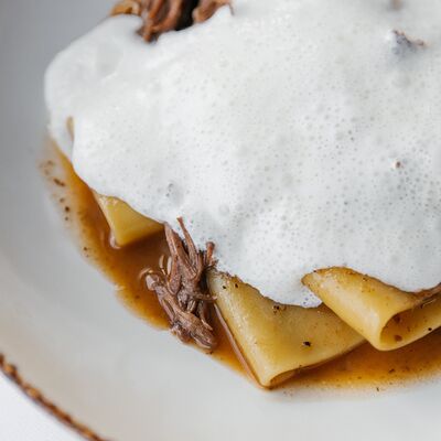 Паккери с говяжьей щечкой и муссом из пармезана в Sava по цене 850 ₽