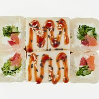 Хаару маки с лососем в Sushi Papa