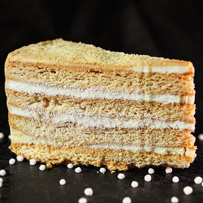 Медовик в Атлантида по цене 390 ₽