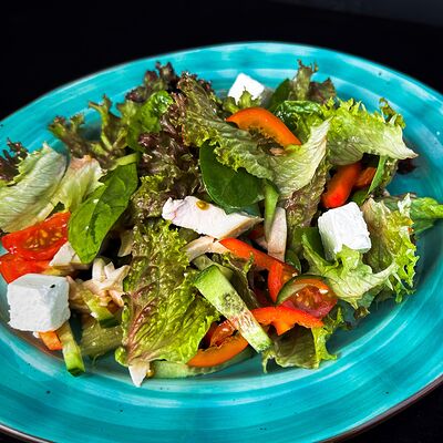 Салат из копченой куриной грудки в ЖаРим в КайФ по цене 490 ₽