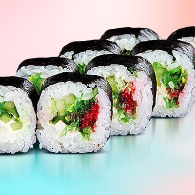 Поке ролл с чукой (Ореховый соус) в Good Price Sushi по цене 500 ₽