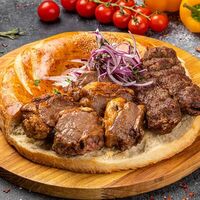 Шашлык в хлебе из баранины с люля-кебабом в Шашлык Хаус GRILL&PIZZA