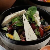 Армянский салат с сыром в Mis