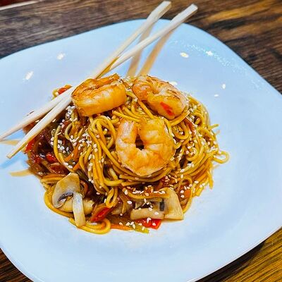 Вок с креветкой в Craft Lab Cafe по цене 540 ₽