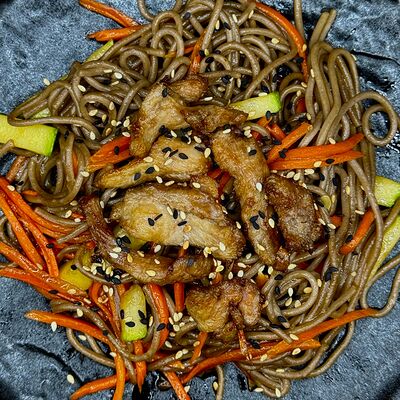 Гречневая лапша с курицей в Китайский буфет по цене 490 ₽