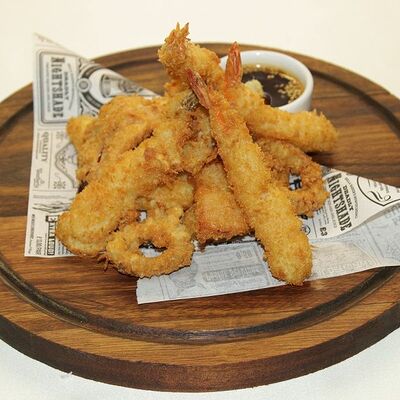 Темпура из креветок и овощей в Каравелла по цене 420 ₽