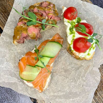 Ассорти мини-брускетт в Duran Bar & Grill по цене 699