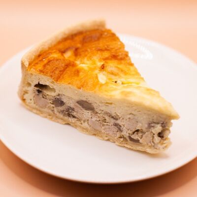 Киш с курицей и грибами в Диалог по цене 229 ₽